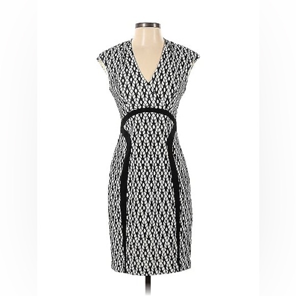 Kay Unger Dresses & Skirts - KAY UNGER NY geometric print career DRESS